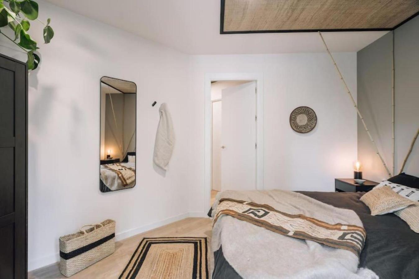 Tagbu - 2 Bedroom And Balcony In Eixample Dreta Apartment *